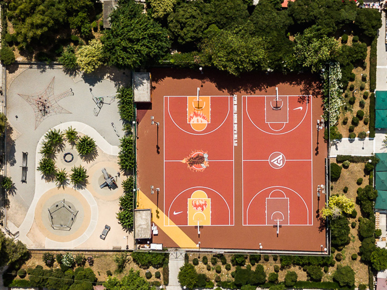 Labrini court